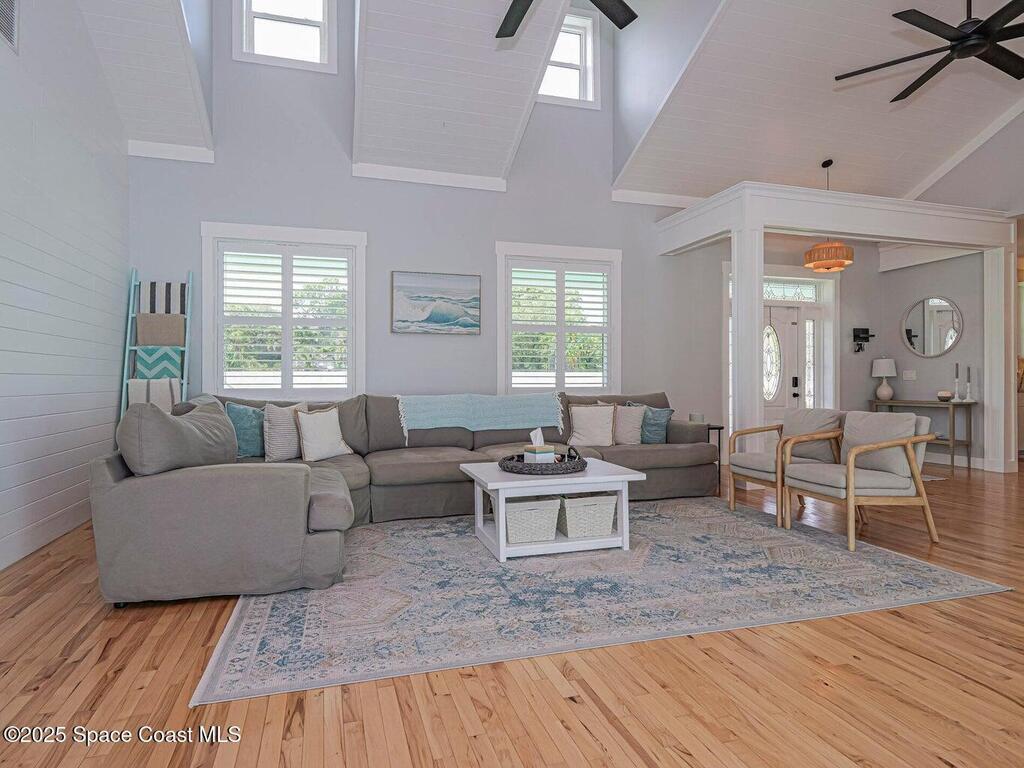 406 9th Court, Vero Beach, FL 32962