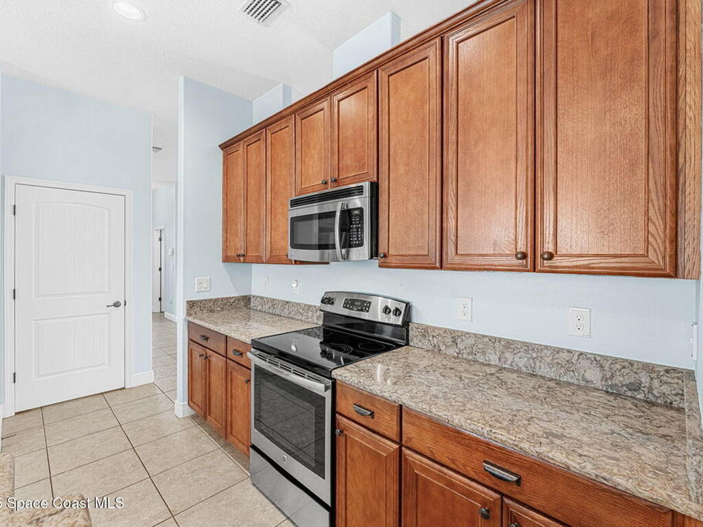 1121 S Orlando Avenue, Cocoa Beach, FL 32931