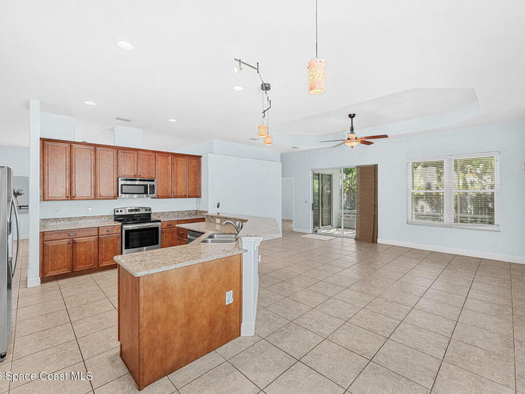1121 S Orlando Avenue, Cocoa Beach, FL 32931