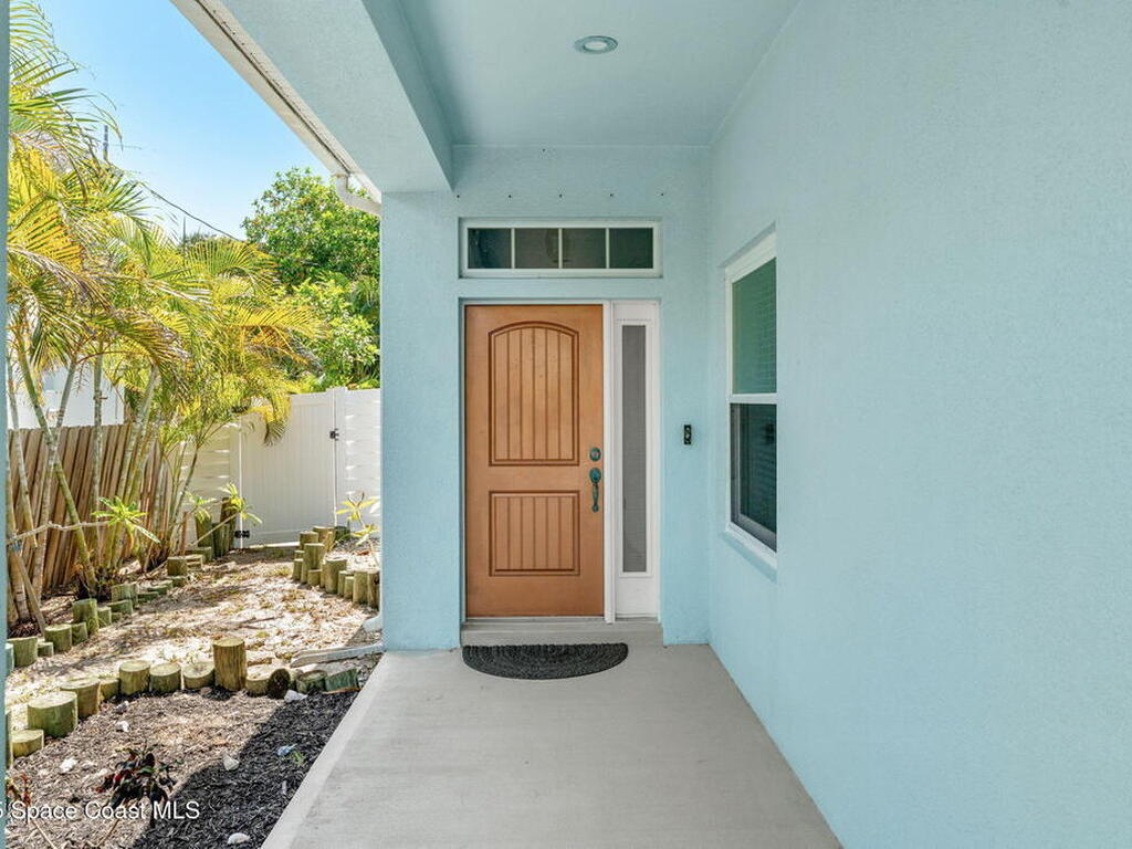1121 S Orlando Avenue, Cocoa Beach, FL 32931