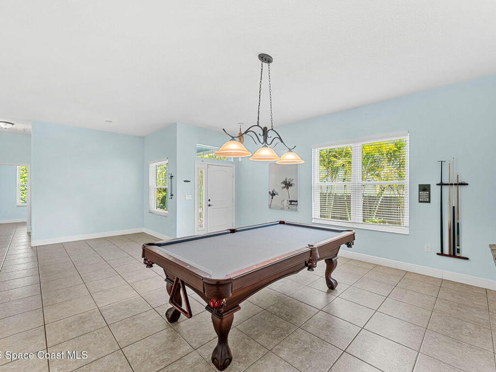 1121 S Orlando Avenue, Cocoa Beach, FL 32931