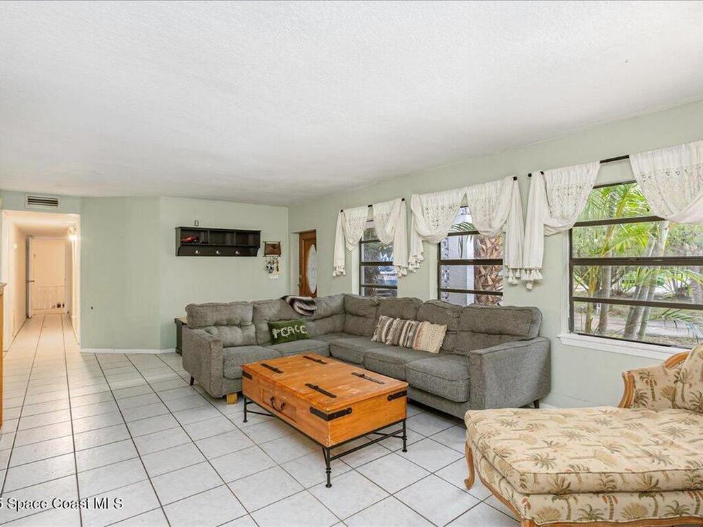 7486 Livingstone Lane, Melbourne, FL 32904