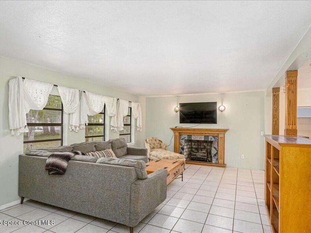 7486 Livingstone Lane, Melbourne, FL 32904