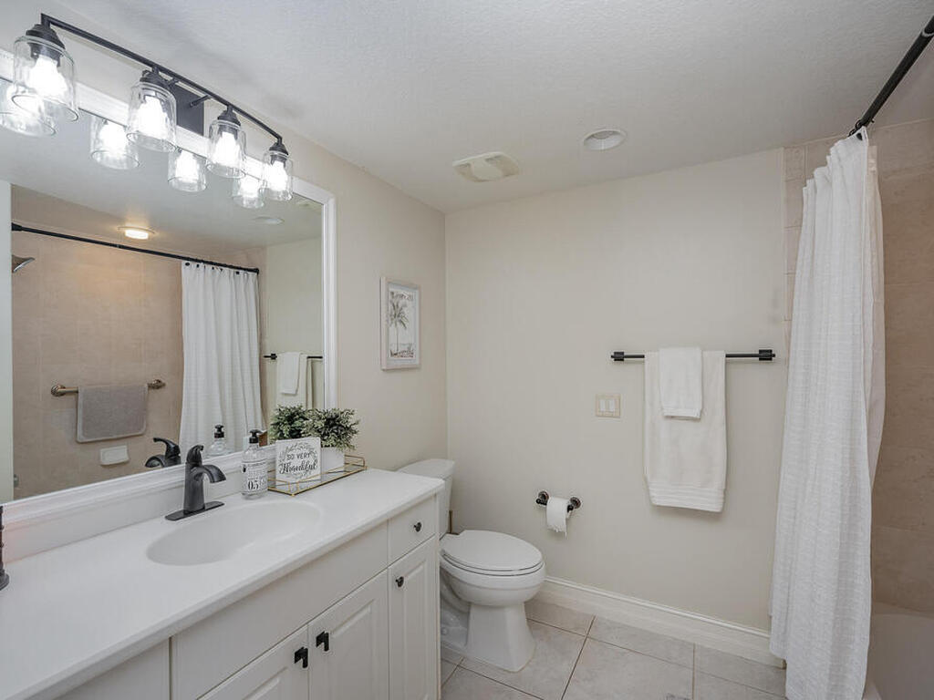 7 Indian River Avenue, Titusville, FL 32796