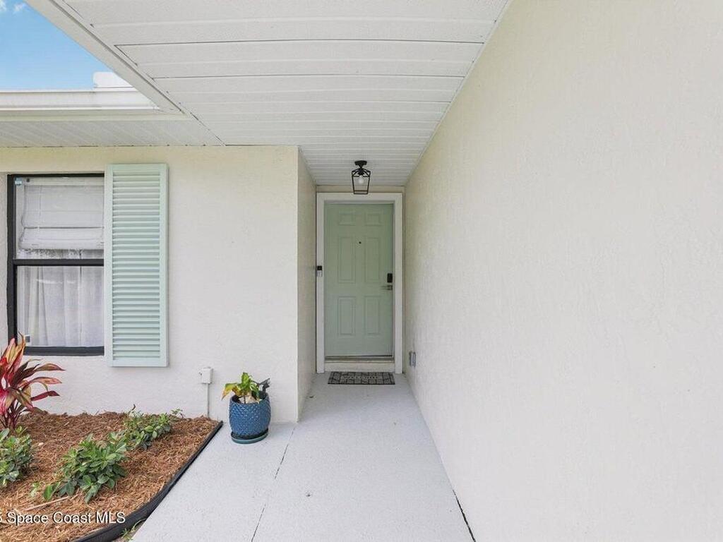9830 Oak Trail, Micco, FL 32976