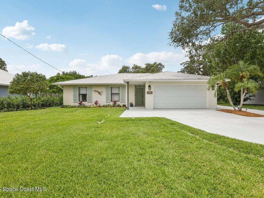 9830 Oak Trail, Micco, FL 32976
