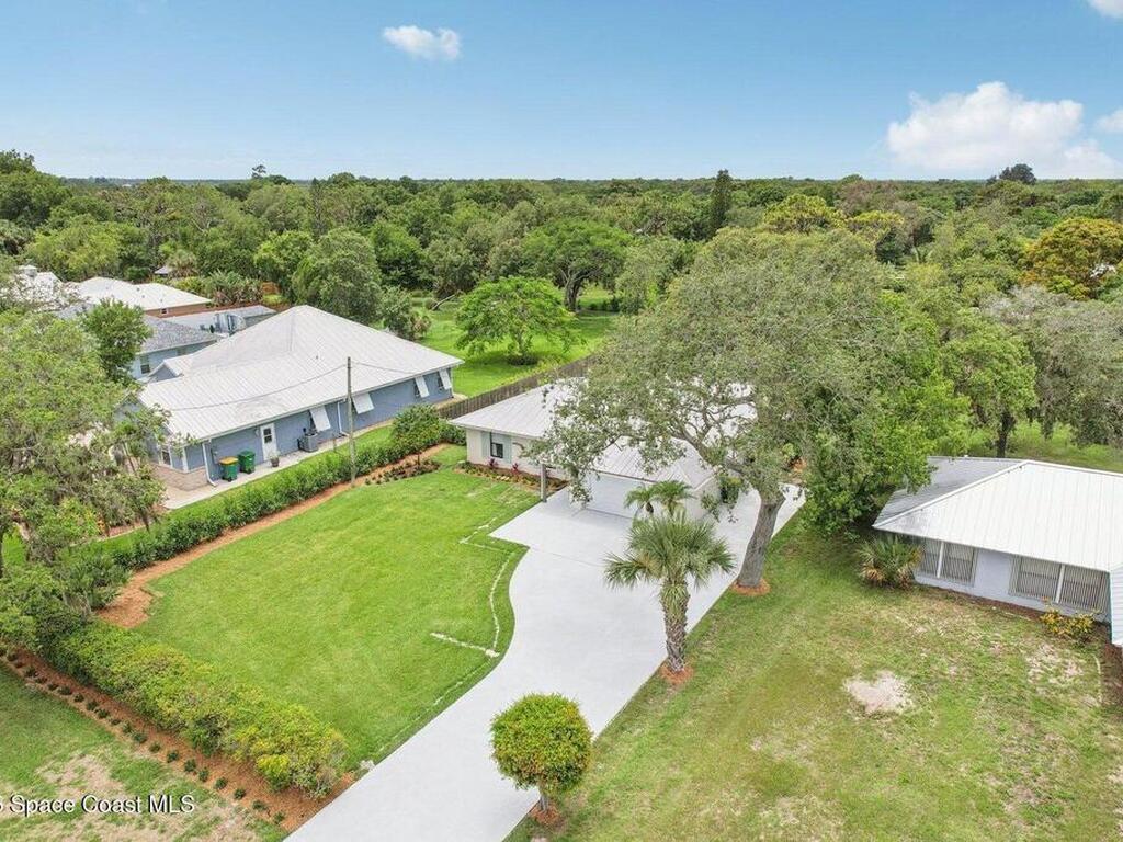 9830 Oak Trail, Micco, FL 32976