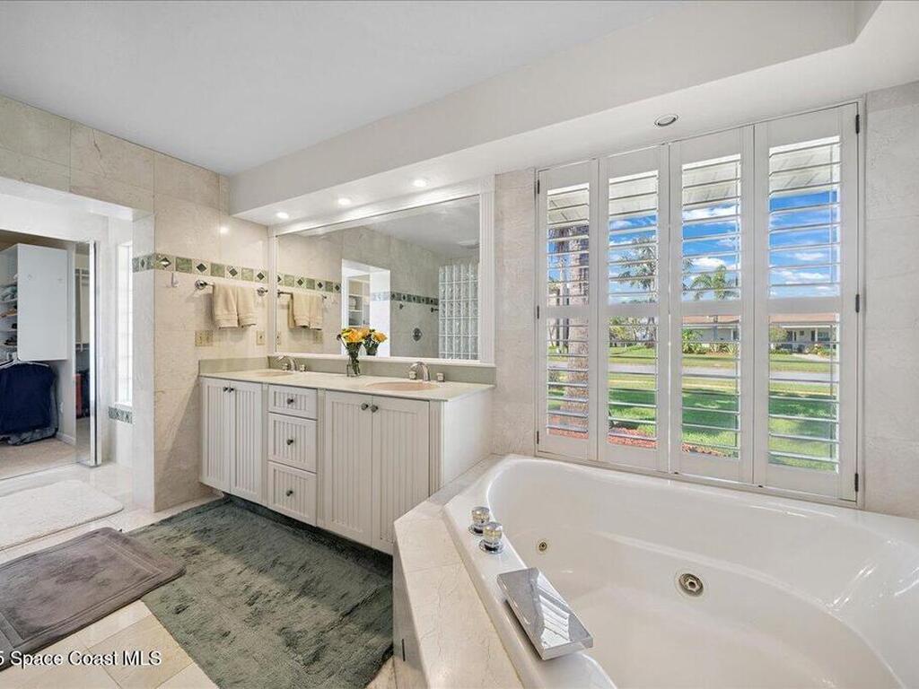 704 Malibu Lane, Indialantic, FL 32903