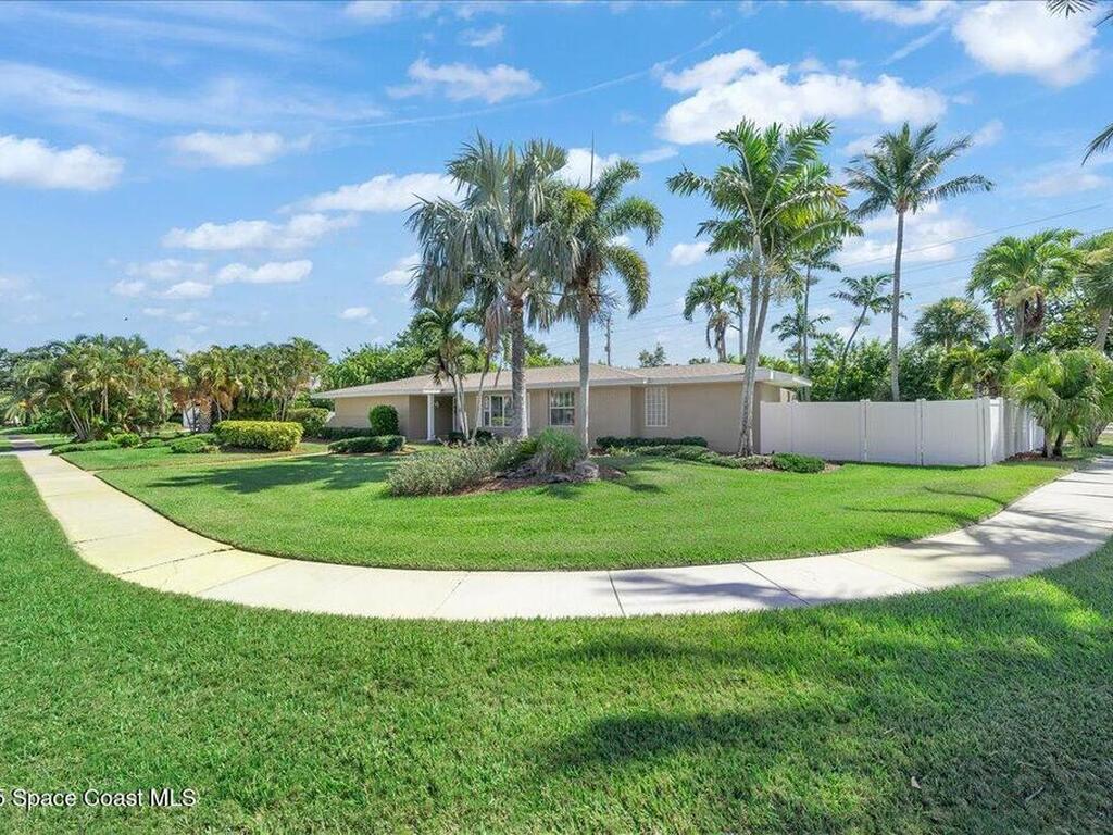 704 Malibu Lane, Indialantic, FL 32903