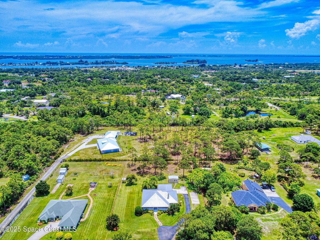 6025 Brabrook Avenue, Grant, FL 32949