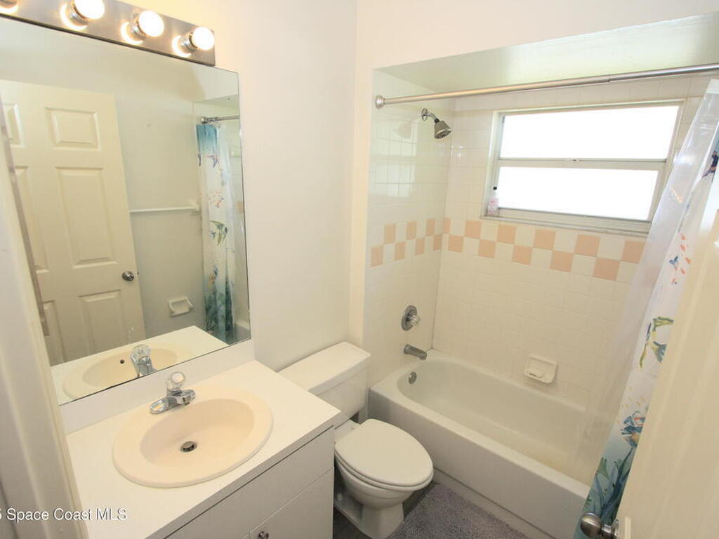 1366 17th Place, Vero Beach, FL 32962