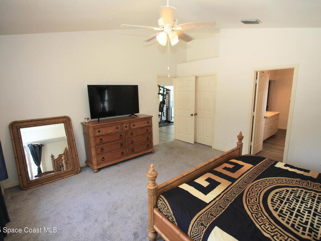 1366 17th Place, Vero Beach, FL 32962