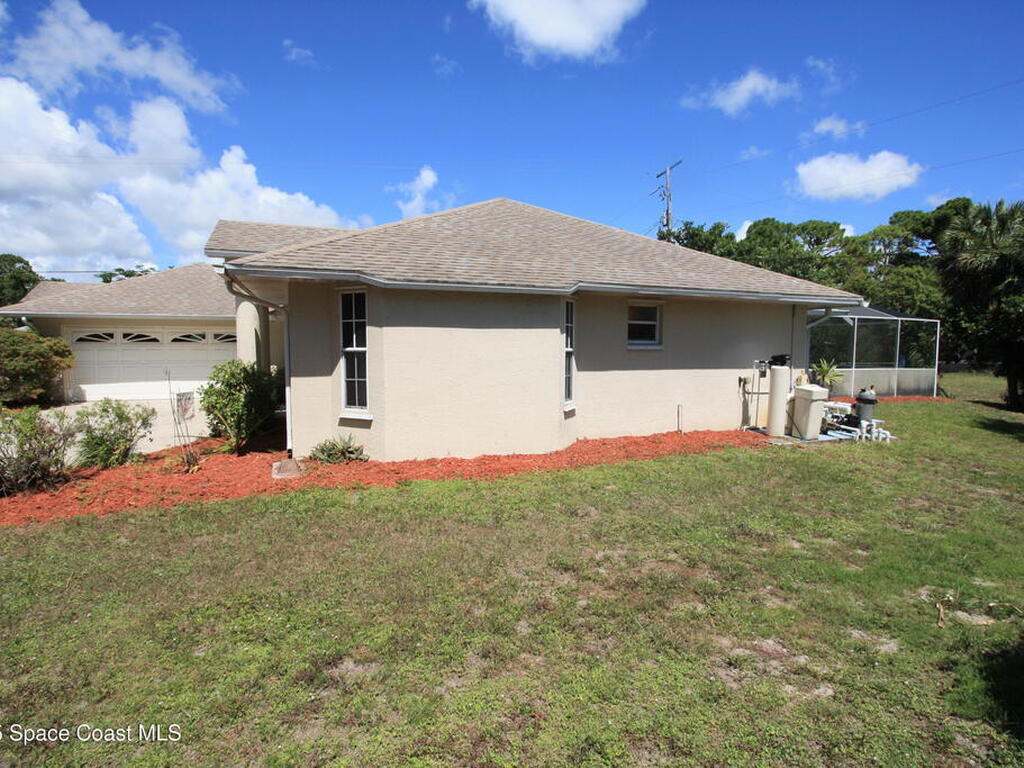 1366 17th Place, Vero Beach, FL 32962