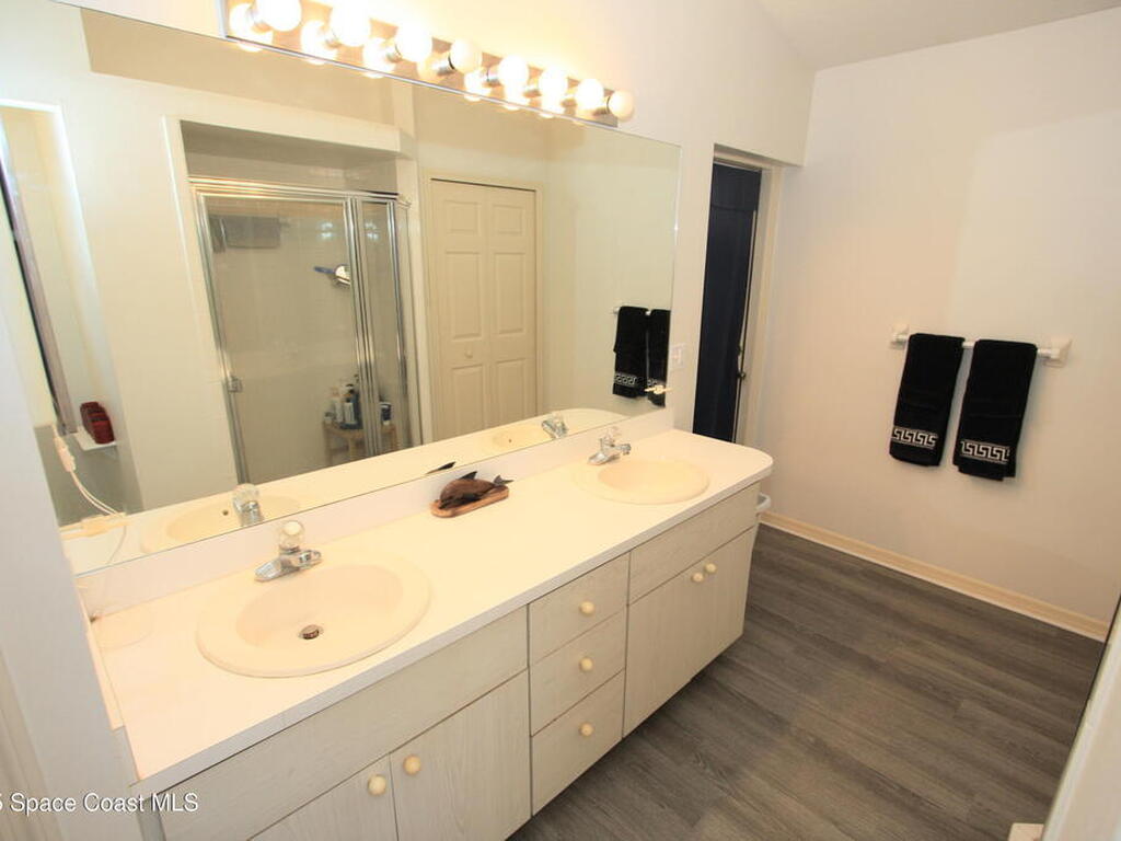 1366 17th Place, Vero Beach, FL 32962