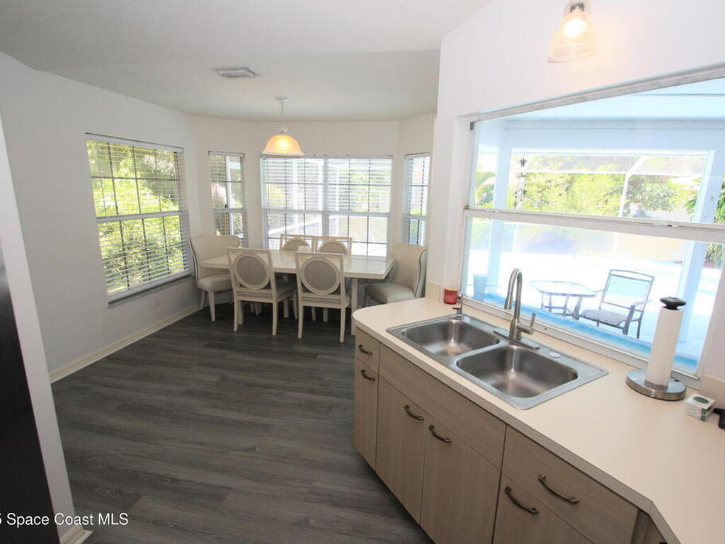 1366 17th Place, Vero Beach, FL 32962