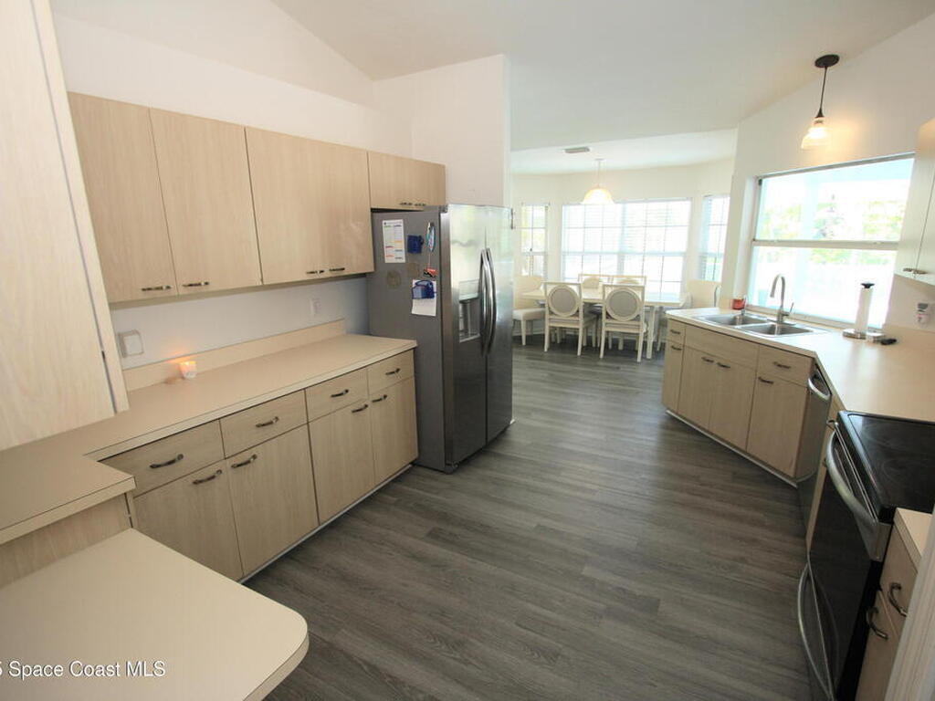 1366 17th Place, Vero Beach, FL 32962