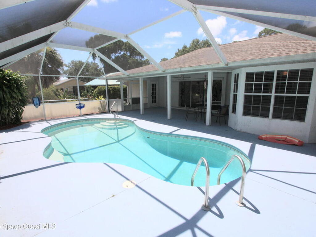 1366 17th Place, Vero Beach, FL 32962