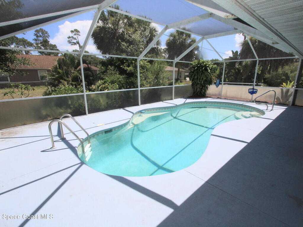 1366 17th Place, Vero Beach, FL 32962