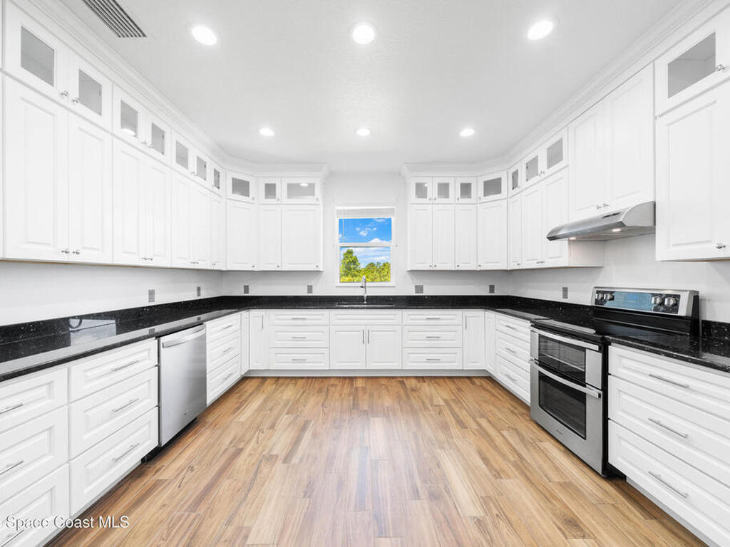 156 Puddle Duck Lane, Grant-Valkaria, FL 32909