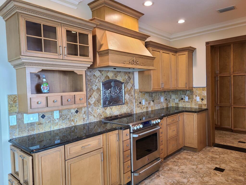 2557 Pineapple Avenue, Melbourne, FL 32935