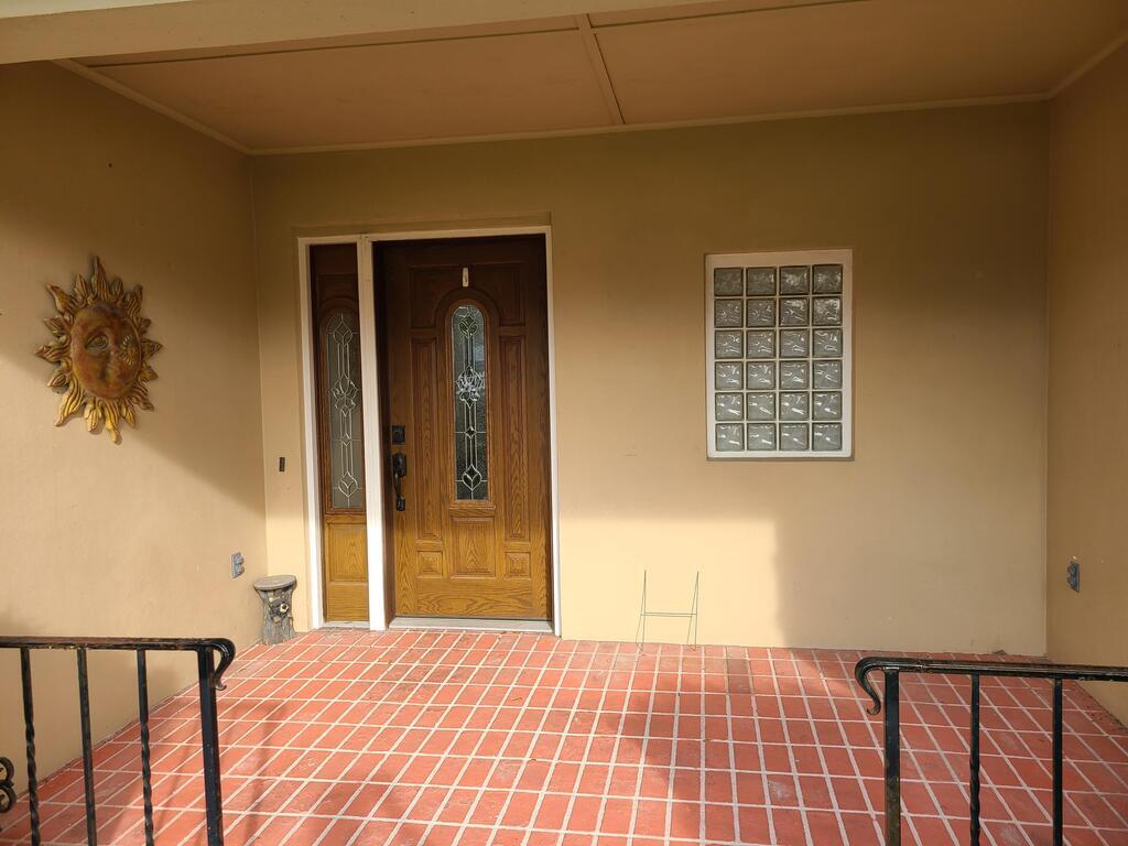 2557 Pineapple Avenue, Melbourne, FL 32935