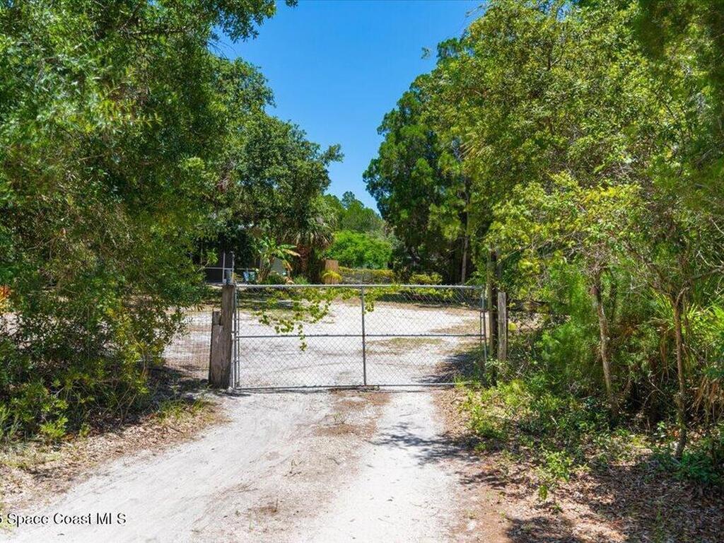 5545 Brabrook Avenue, Grant, FL 32949