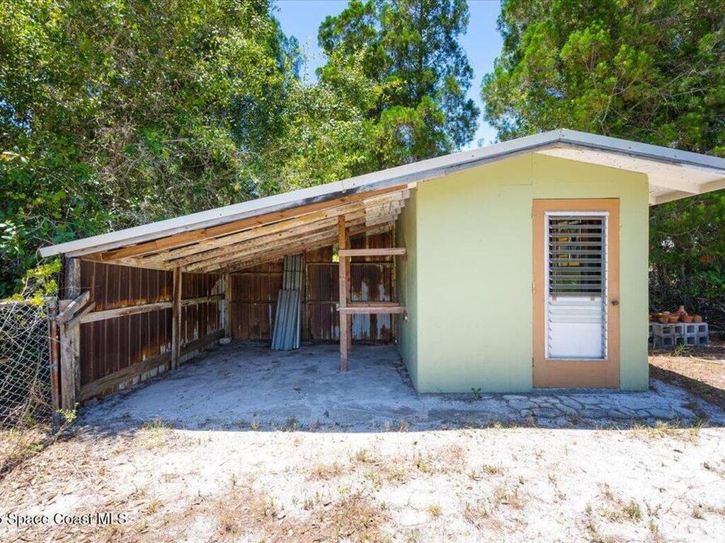 5545 Brabrook Avenue, Grant, FL 32949