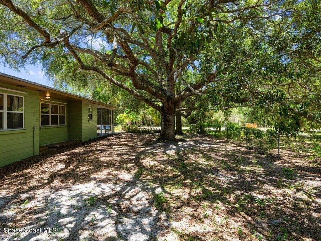 5545 Brabrook Avenue, Grant, FL 32949
