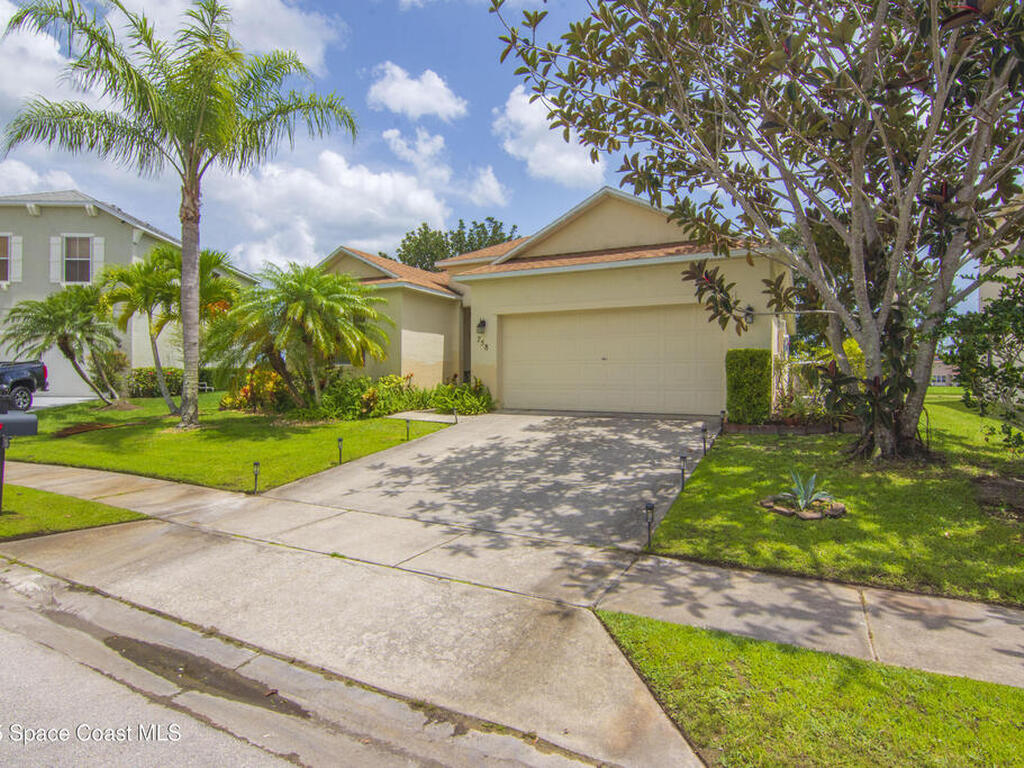 758 Carriage Lake Way, Vero Beach, FL 32968