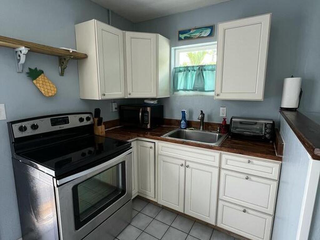 2179 Pineapple Avenue, Melbourne, FL 32935
