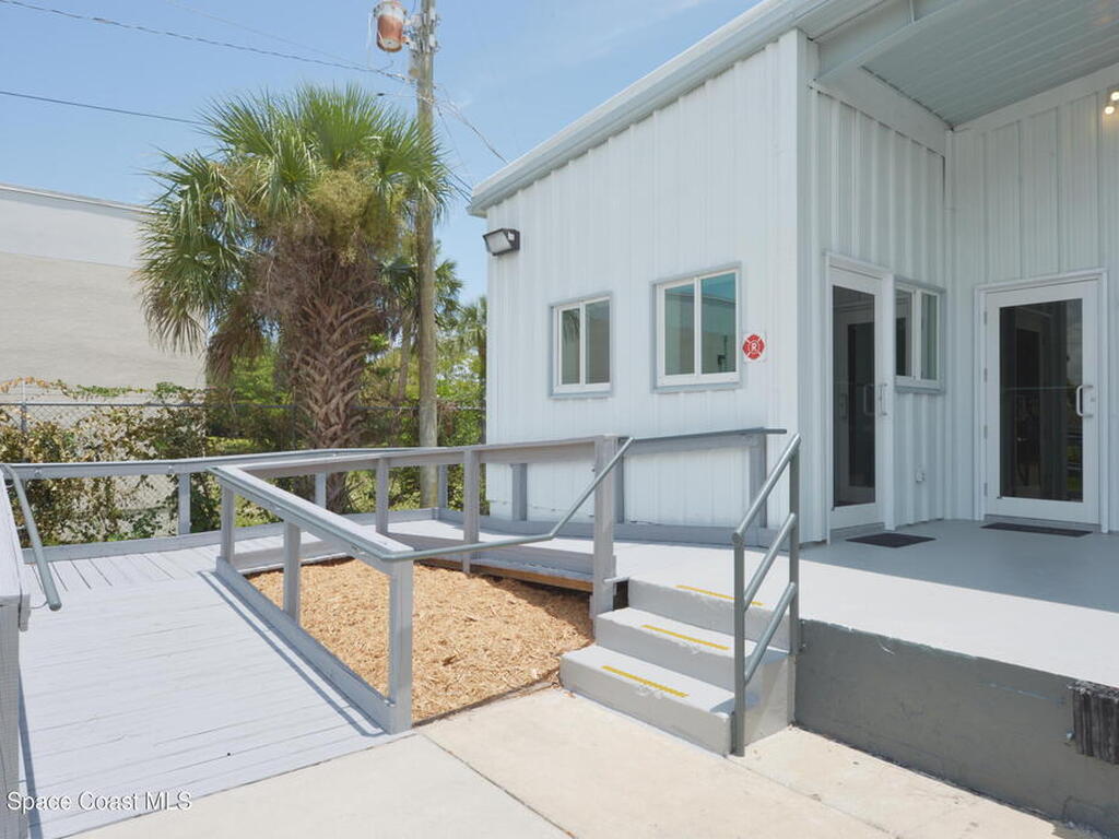 425 S Wickham Road, West Melbourne, FL 32904