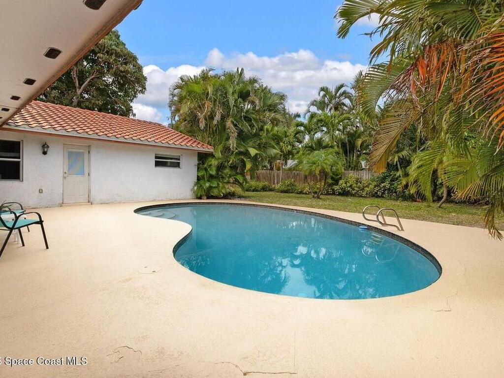 300 S Palm Avenue, Melbourne Beach, FL 32951