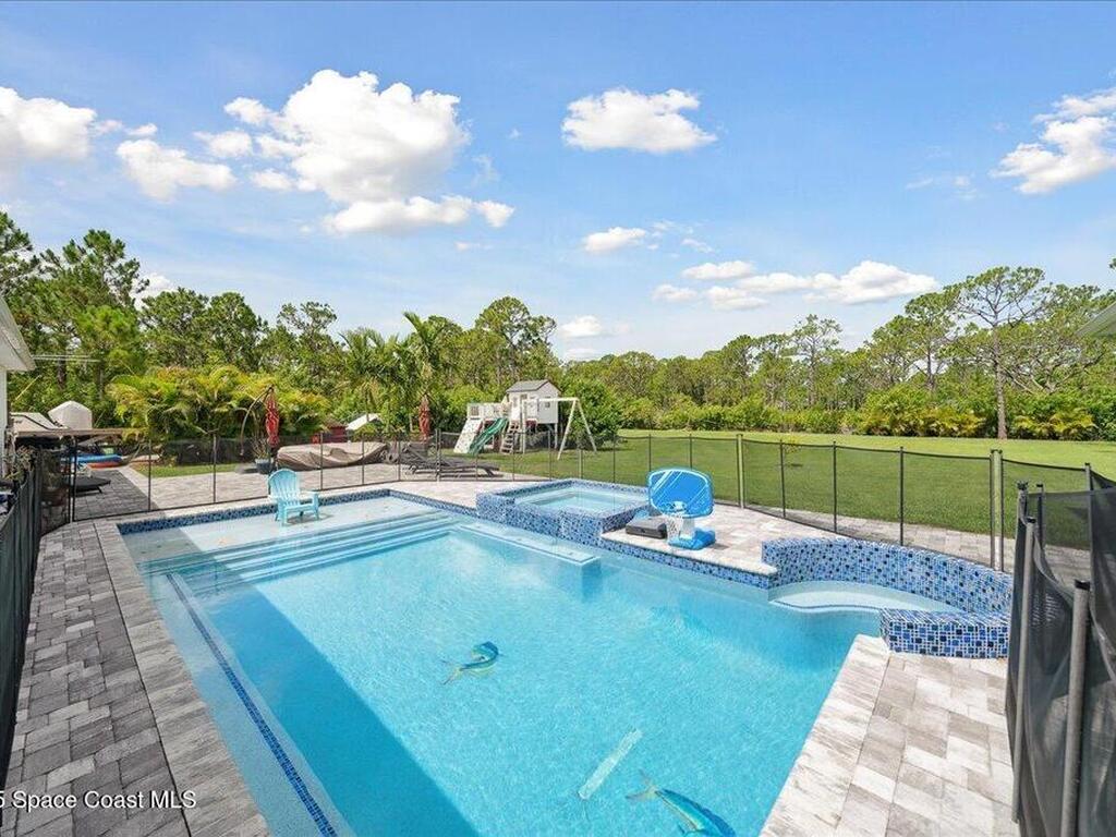 6190 Brabrook Avenue, Grant, FL 32949