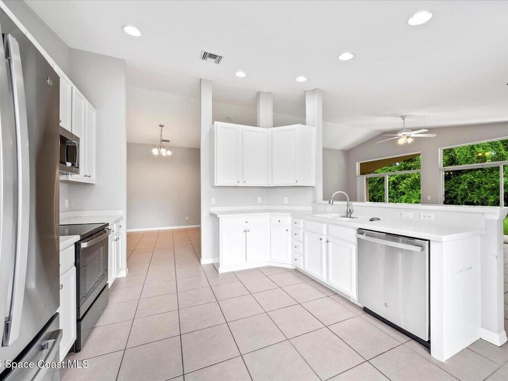 446 Lexington Avenue, Vero Beach, FL 32962