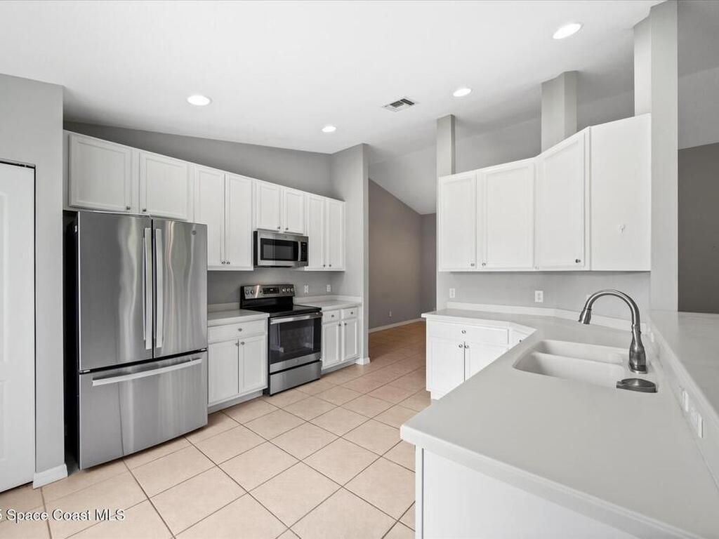 446 Lexington Avenue, Vero Beach, FL 32962