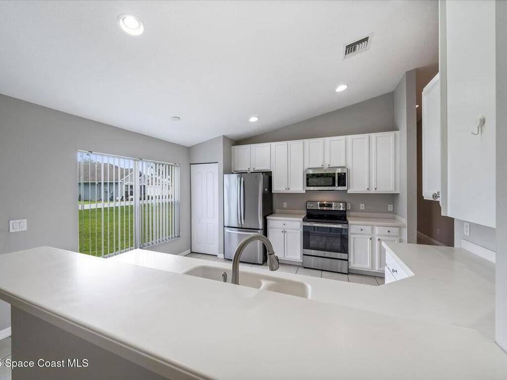 446 Lexington Avenue, Vero Beach, FL 32962