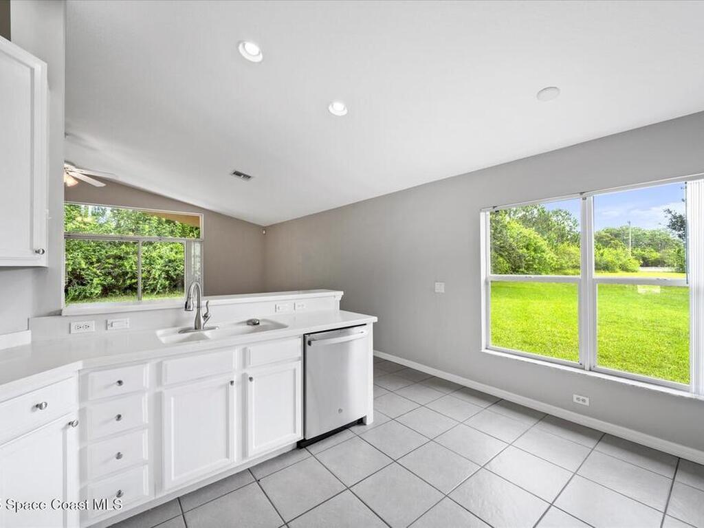 446 Lexington Avenue, Vero Beach, FL 32962