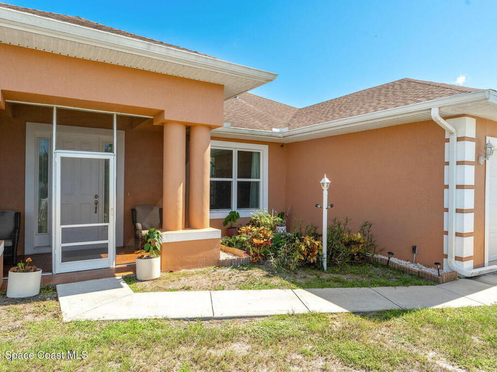 462 Gancedo Street, Palm Bay, FL 32908