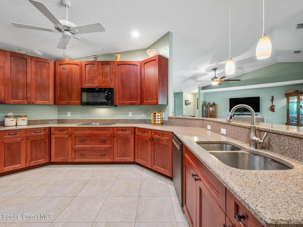 9495 Fleming Grant Road, Sebastian, FL 32976