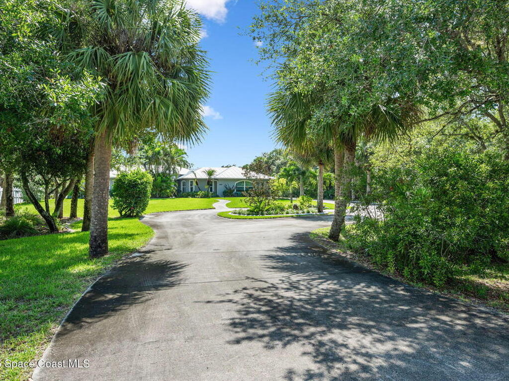 9495 Fleming Grant Road, Sebastian, FL 32976