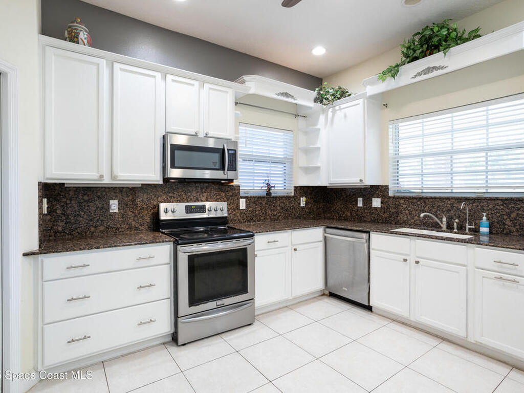 809 Champions Drive, Palm Bay, FL 32905