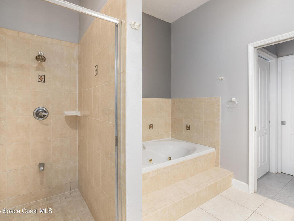 809 Champions Drive, Palm Bay, FL 32905