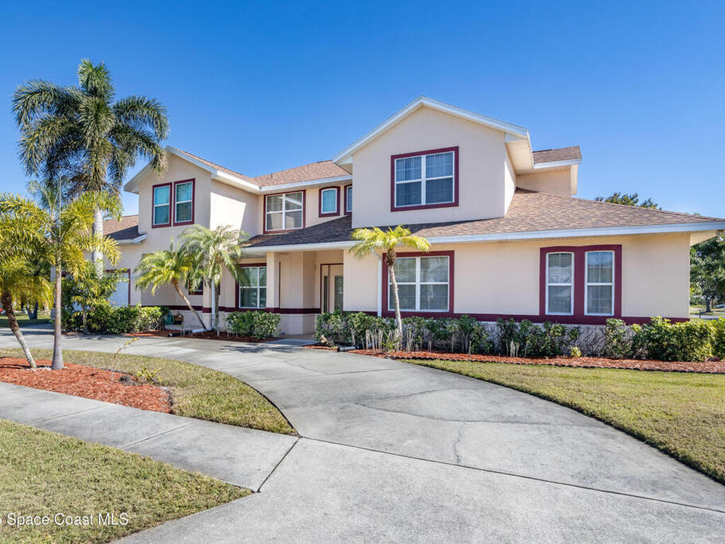 809 Champions Drive, Palm Bay, FL 32905