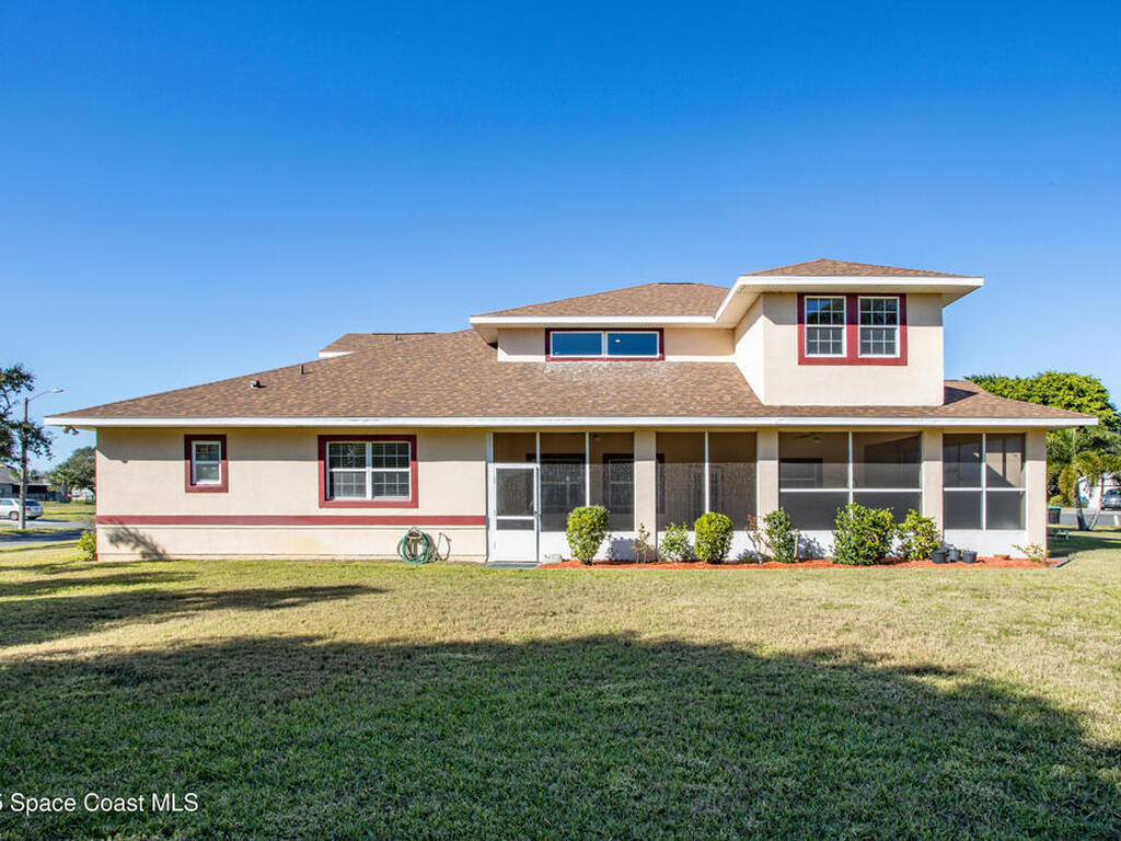 809 Champions Drive, Palm Bay, FL 32905