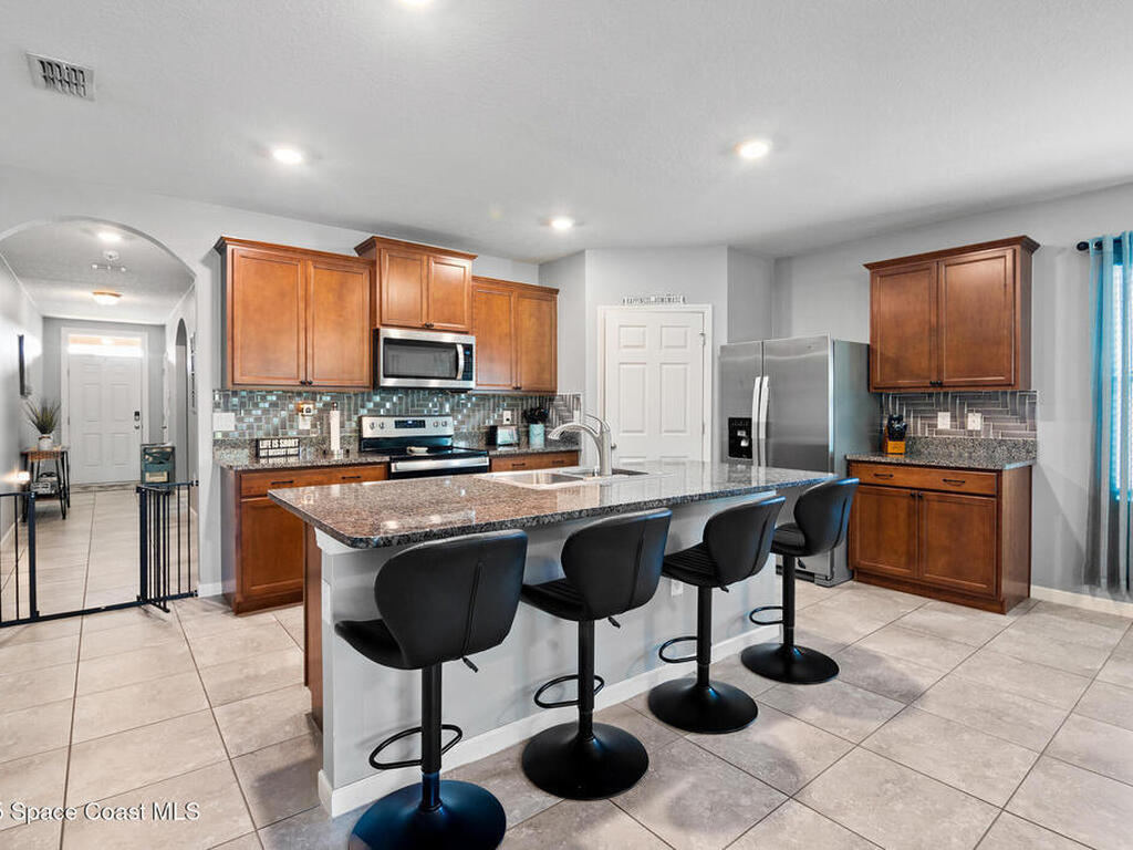 820 Old Country Road, Palm Bay, FL 32909