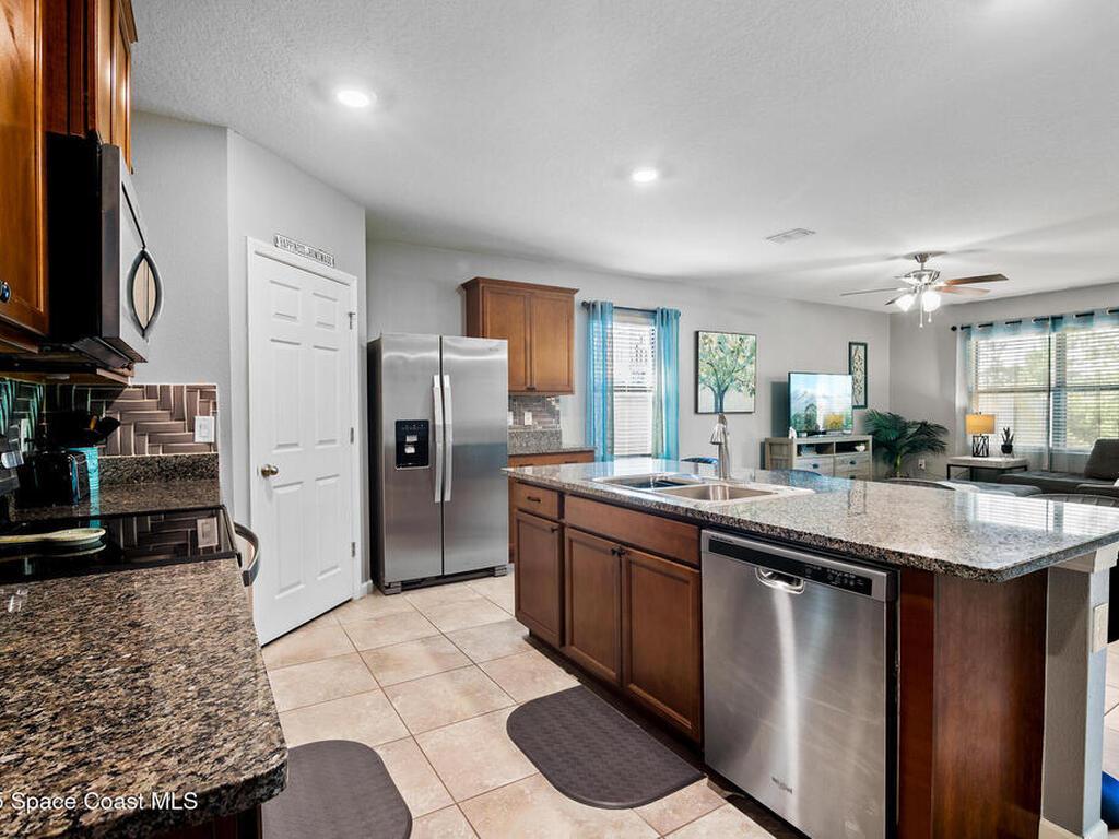 820 Old Country Road, Palm Bay, FL 32909