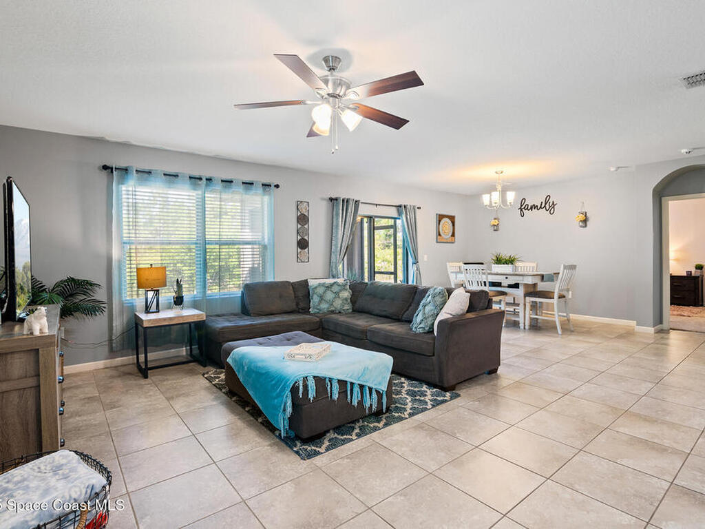 820 Old Country Road, Palm Bay, FL 32909