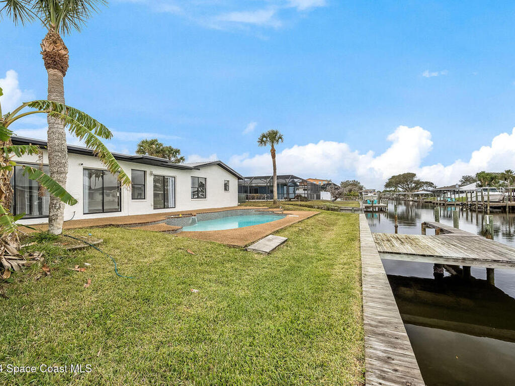 1730 E Riviera Drive, Merritt Island, FL 32952