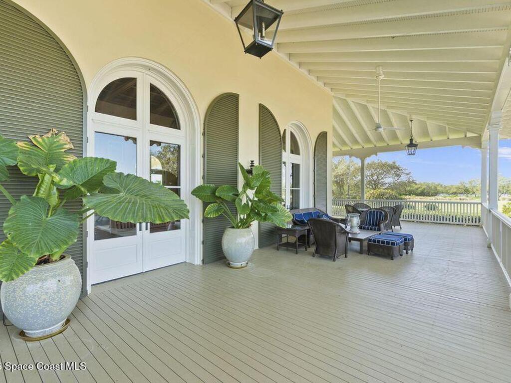 9250 W Marsh Island Drive, Vero Beach, FL 32963