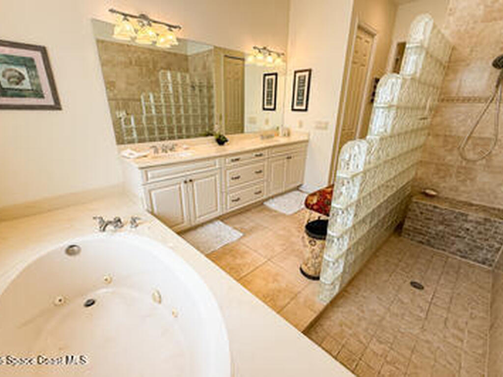 2020 Lynx Drive, Hutchinson Island, FL 34949